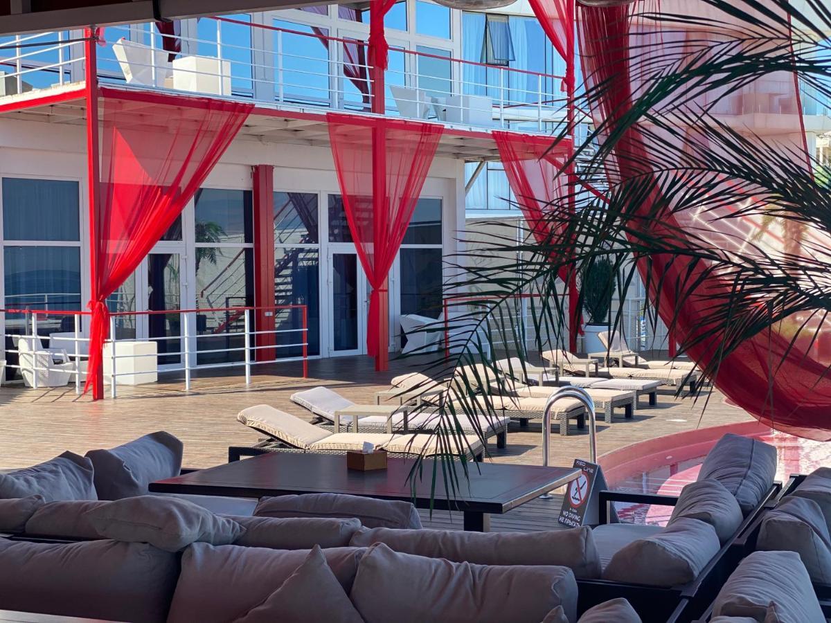 Beach Club Odessa Hotel Night Club Ngoại thất bức ảnh